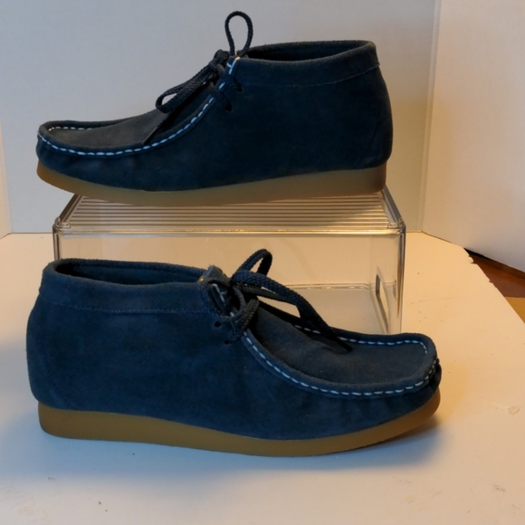 Remember desert boots? Or was it Wallabees? - Picture 2 of 10
